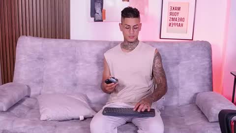 Snapshot of axel_villa chatting on 03.03.25 Agustin online show from 03.03.25