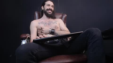 Snapshot of axelcolton chatting on 02.15.25 AxelColton online show from 02.15.25