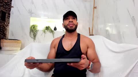 Snapshot of axelgowther_ chatting on 02.20.25 Axel Gowther online show from 02.20.25