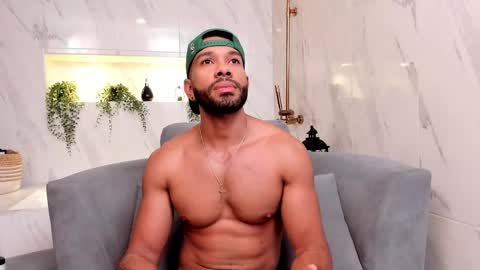 Snapshot of axelgowther_ chatting on 02.25.25 Axel Gowther online show from 02.25.25