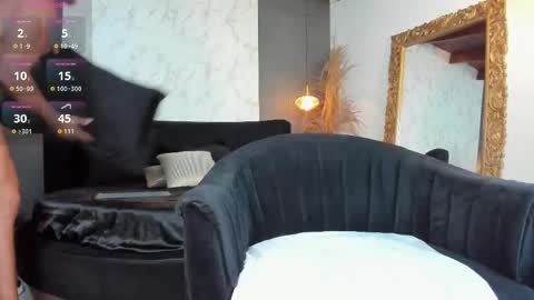 Snapshot of axelgowther_ chatting on 10.16.25 Axel Gowther online show from 10.16.25