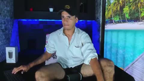 Snapshot of axell_cross2 chatting on 01.23.25 Axell Cross2 online show from 01.23.25