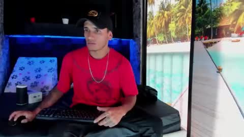 Snapshot of axell_cross2 chatting on 01.25.25 Axell Cross2 online show from 01.25.25