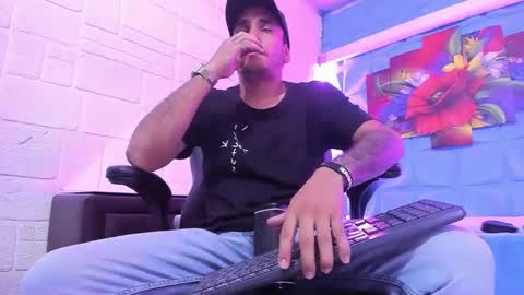 Snapshot of axell_cross2 chatting on 10.02.25 Axell Cross2 online show from 10.02.25