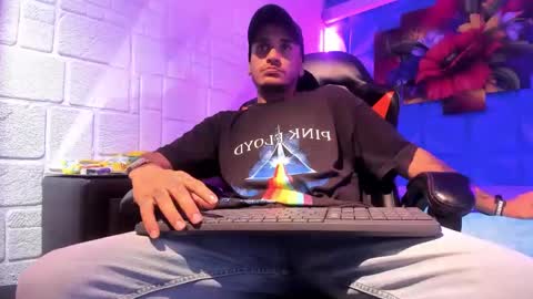 Snapshot of axell_cross2 chatting on 10.23.25 Axell Cross2 online show from 10.23.25