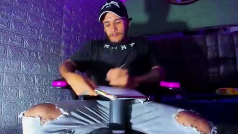 Snapshot of axell_cross2 chatting on 12.18.25 Axell Cross2 online show from 12.18.25