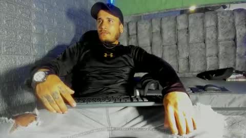 Snapshot of axell_cross2 chatting on 01.08.26 Axell Cross2 online show from 01.08.26