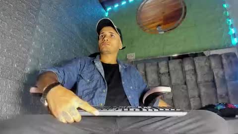 Snapshot of axell_cross2 chatting on 02.04.26 Axell Cross2 online show from 02.04.26