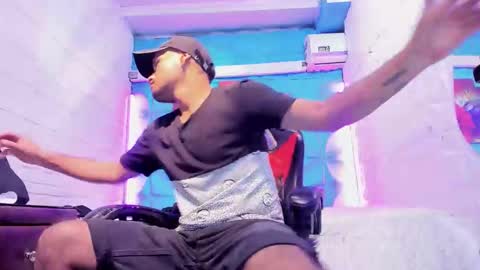 Snapshot of axell_cross2 chatting on 02.08.26 Axell Cross2 online show from 02.08.26