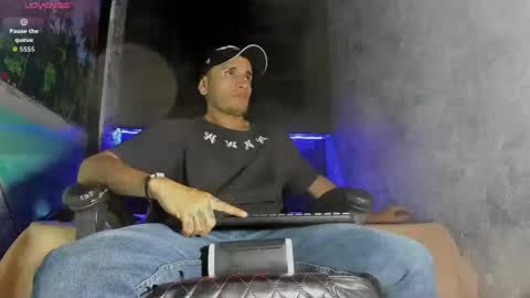 Snapshot of axell_cross2 chatting on 02.18.26 Axell Cross2 online show from 02.18.26