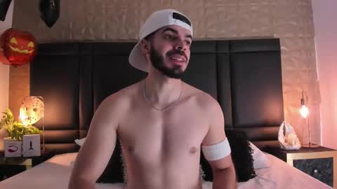 Axel Thompsom online show from 10.16.25