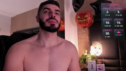 Axel Thompsom online show from 10.27.25