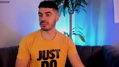 Axel Thompsom online show from 12.14.25