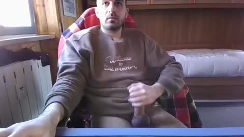 Snapshot of axelxidan chatting on 12.31.24 Axel online show from 12.31.24