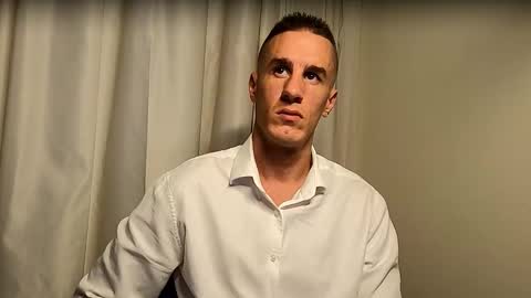 Axl online show from 09.12.25