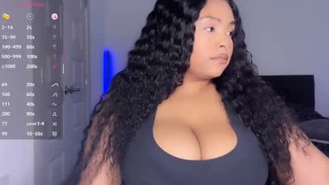 Snapshot of ayacolada chatting on 10.06.25 Aya online show from 10.06.25