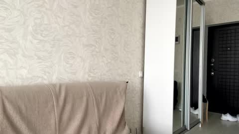 Snapshot of ayaderen chatting on 02.19.25 im Aya welcome to my room online show from 02.19.25