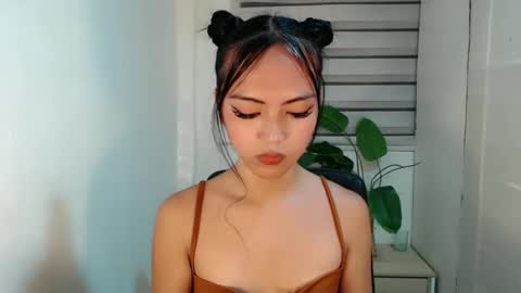 ayalvrs18 online show from 02.12.25