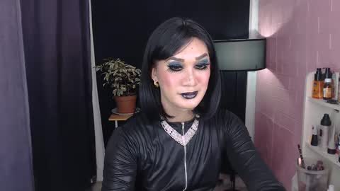 Snapshot of ayamiller chatting on 02.17.25 aya online show from 02.17.25
