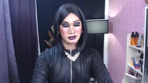 Snapshot of ayamiller chatting on 02.19.25 aya online show from 02.19.25