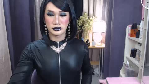 Snapshot of ayamiller chatting on 03.03.25 aya online show from 03.03.25