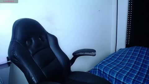 Snapshot of ayliinn_ chatting on 03.04.25 Ayliinn online show from 03.04.25