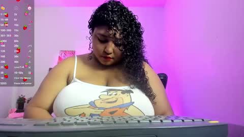 Snapshot of ayliinn_ chatting on 10.17.25 Ayliinn online show from 10.17.25