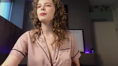 Ayreen Moore online show from 02.08.26