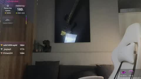 Ayreen Moore online show from 04.23.26