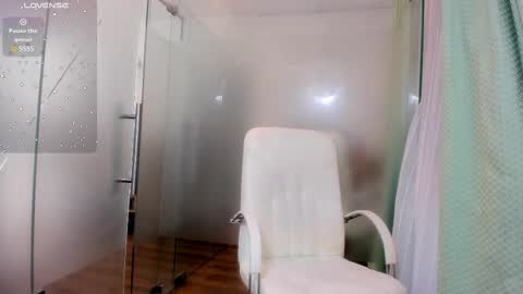 Snapshot of ayumilove chatting on 02.28.25 Ayumi online show from 02.28.25