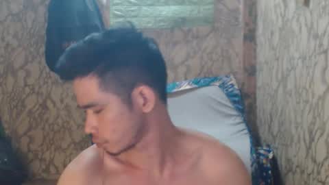 Snapshot of azn_philip chatting on 11.05.25 Philip online show from 11.05.25