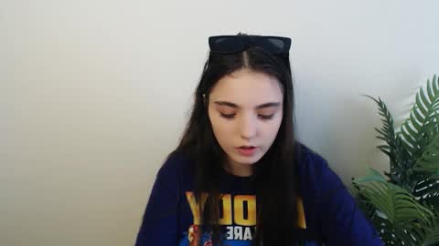 azumi_chan_ online show from 10.18.25