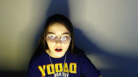 azumi_chan_ online show from 11.27.25