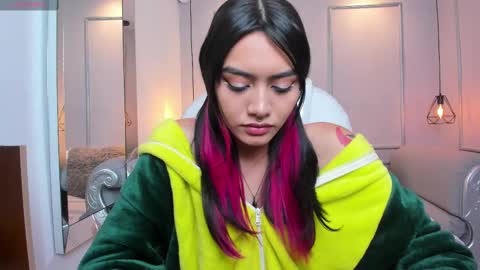 Azura online show from 03.11.25