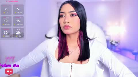Snapshot of azurakindong chatting on 06.19.26 Azura online show from 06.19.26