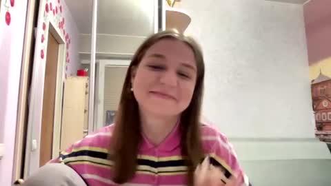 Snapshot of azzieheberly chatting on 07.15.26 Niki online show from 07.15.26