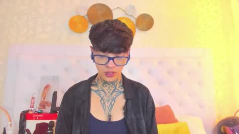 Snapshot of b3k_afrodict chatting on 11.16.25 Anny online show from 11.16.25