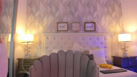 Anny online show from 04.14.26