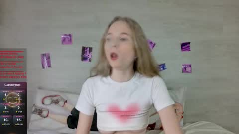 b4by_emilia online show from 09.17.25