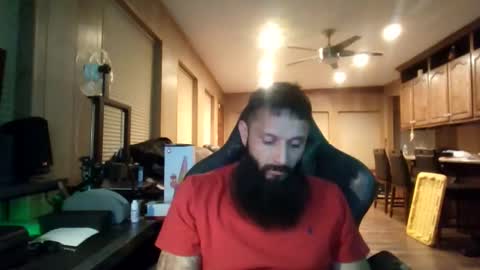 Snapshot of b713htx chatting on 11.11.25 Miguel online show from 11.11.25