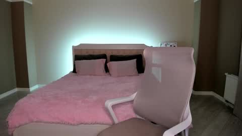 Monica online show from 10.10.25