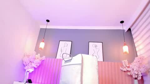 Snapshot of babe_sophiee chatting on 09.20.25 babe_sophiee online show from 09.20.25