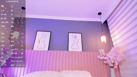 Snapshot of babe_sophiee chatting on 09.24.25 babe_sophiee online show from 09.24.25