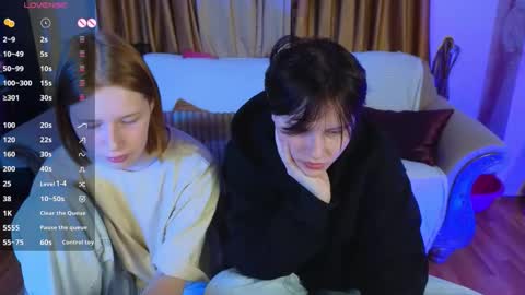 Snapshot of babees_eva chatting on 09.22.25 Sweety Eva online show from 09.22.25