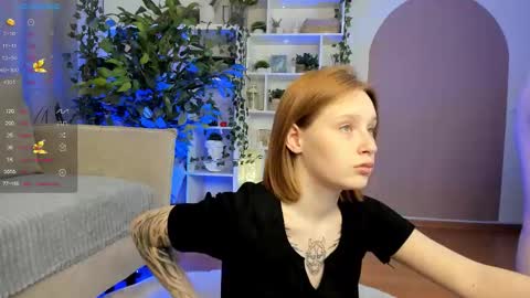 Snapshot of babees_eva chatting on 09.25.25 Sweety Eva online show from 09.25.25