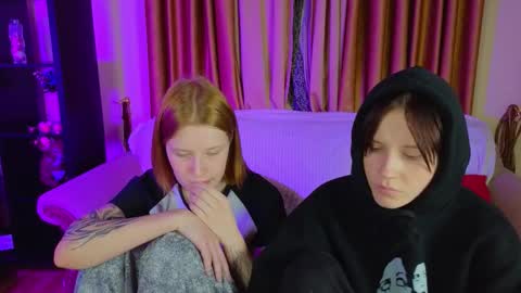 Snapshot of babees_eva chatting on 10.04.25 Sweety Eva online show from 10.04.25