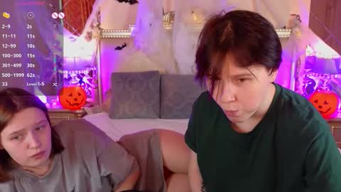 Snapshot of babees_eva chatting on 10.19.25 Sweety Eva online show from 10.19.25