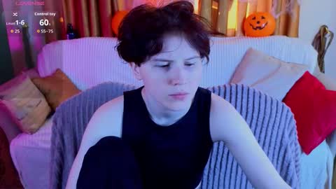 Snapshot of babees_eva chatting on 10.21.25 Sweety Eva online show from 10.21.25