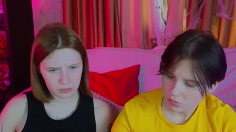 Snapshot of babees_eva chatting on 10.31.25 Sweety Eva online show from 10.31.25