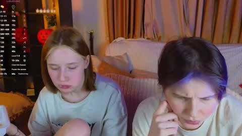 Snapshot of babees_eva chatting on 11.08.25 Sweety Eva online show from 11.08.25